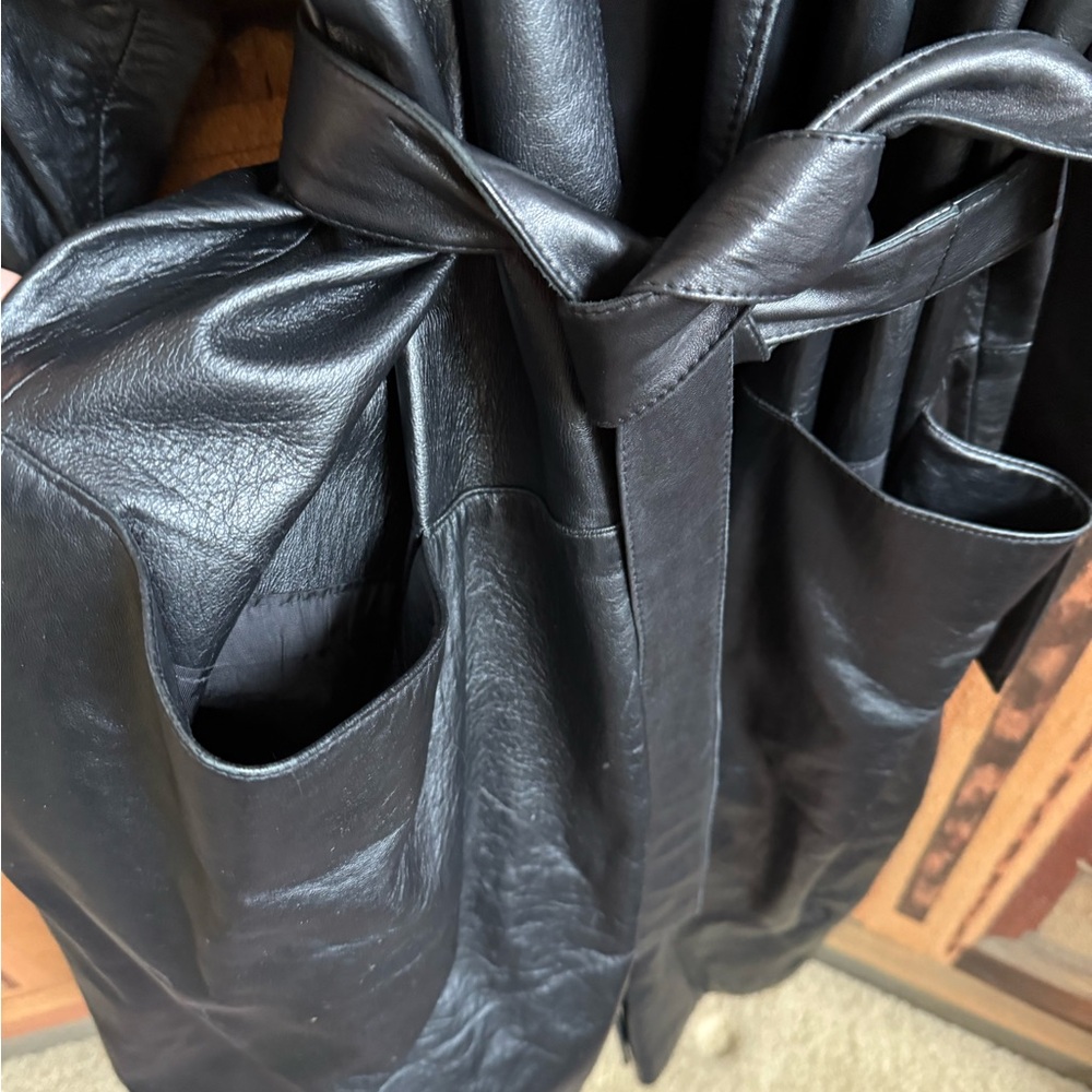 “Vintage 80s Matrix Women’s Leather Trench- Batwing Sleeves” - Picture 10 of 11